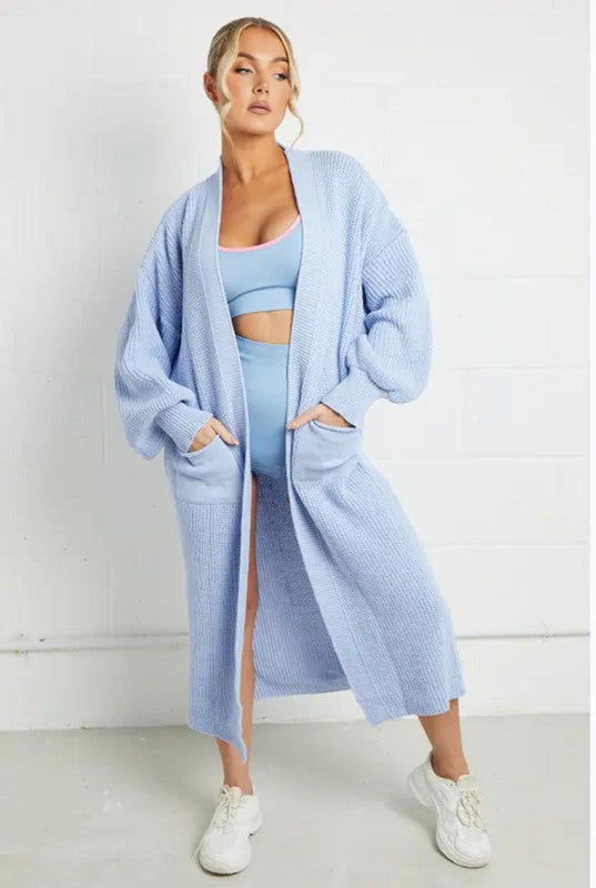 NOIRÉ – Classic Knit Pocket Cardigan Sweater